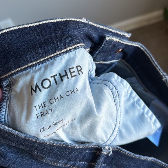 Mother Denim The Cha Cha Fray in Clean Sweep 27 - Picture 10 of 12
